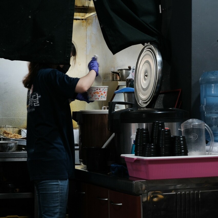 【高雄 新興】韓國歐巴料理滿月보름달 韓式正統炸醬麵和炸雞一次滿足