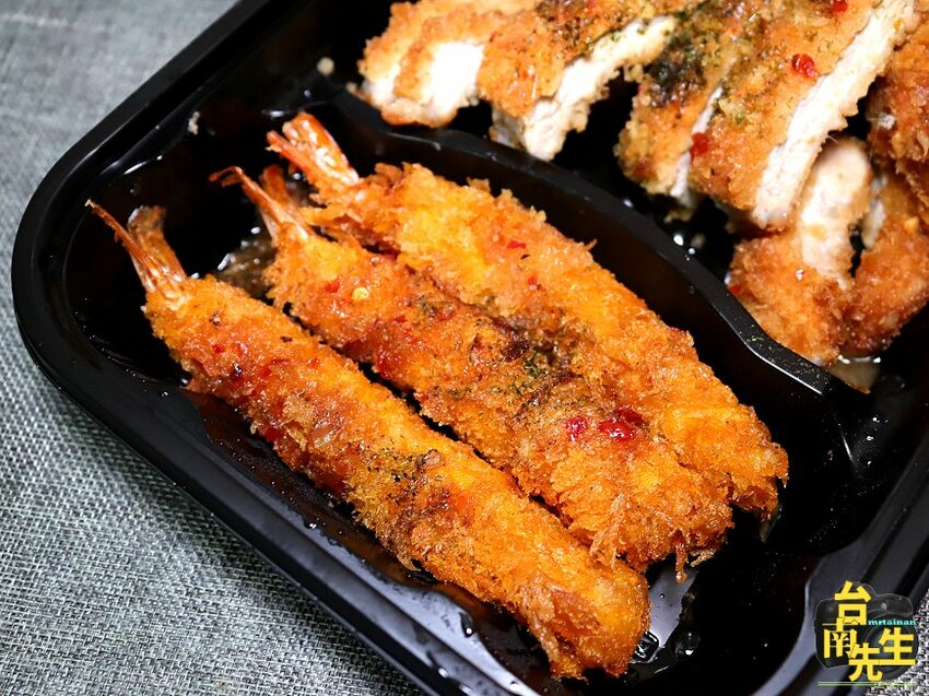 台南日式咖哩蛋包飯/自家熬煮日式咖哩/使用當天現宰新鮮豬肉/真材實料熬湯頭/不用半成品、組合肉、湯頭粉包/料多實在CP值高