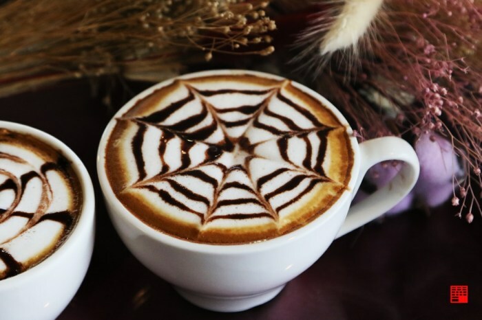 桃園大溪旅遊／走訪《神之鄉》聖恩社大溪普濟堂！每年農曆6月24號關聖帝君誕辰是大溪人第二個過年 - 跟著華少吃吃吃