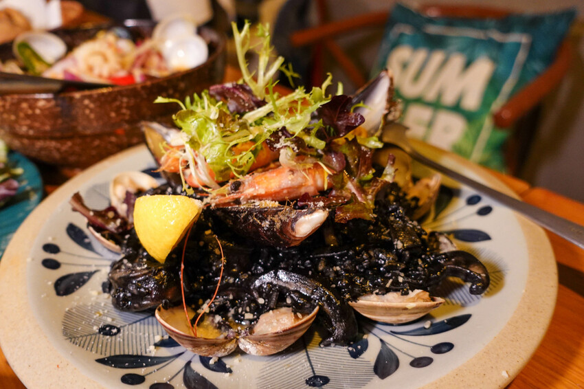 新北市板橋區【美食】來吧sunset南洋異國料理,像是在海灘一樣放鬆!新北板橋餐酒館推薦