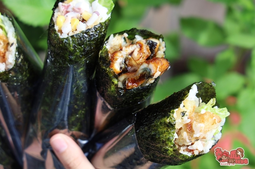 【台南美食】近20種口味的韓式海苔飯捲，竟然把鰻魚和魷魚都一次包進來：明洞海苔飯捲-鹽行店 - 熱血玩台南。跳躍新世界
