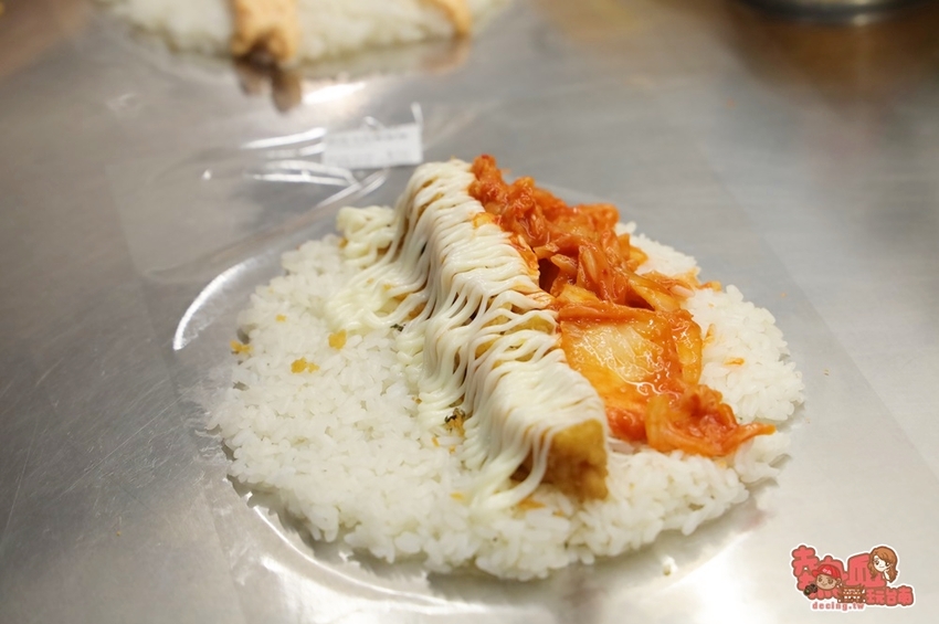 【台南美食】近20種口味的韓式海苔飯捲，竟然把鰻魚和魷魚都一次包進來：明洞海苔飯捲-鹽行店 - 熱血玩台南。跳躍新世界