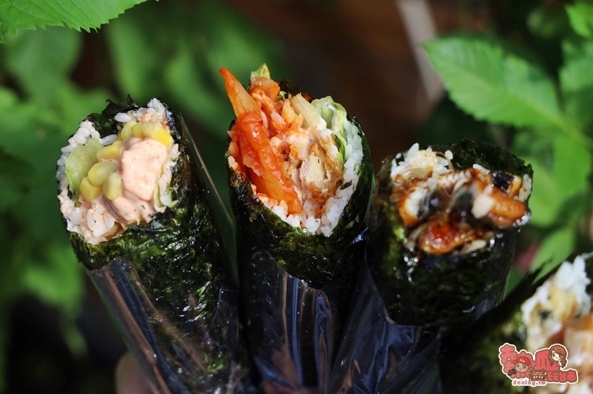 【台南美食】近20種口味的韓式海苔飯捲，竟然把鰻魚和魷魚都一次包進來：明洞海苔飯捲-鹽行店 - 熱血玩台南。跳躍新世界