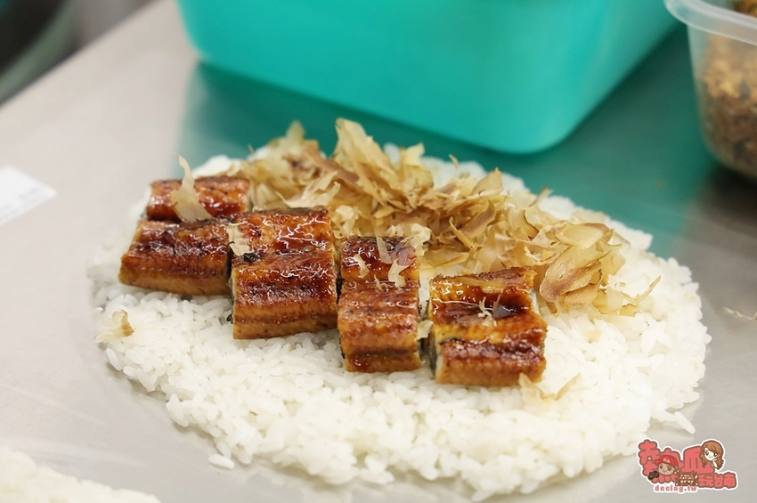 【台南美食】近20種口味的韓式海苔飯捲，竟然把鰻魚和魷魚都一次包進來：明洞海苔飯捲-鹽行店 - 熱血玩台南。跳躍新世界