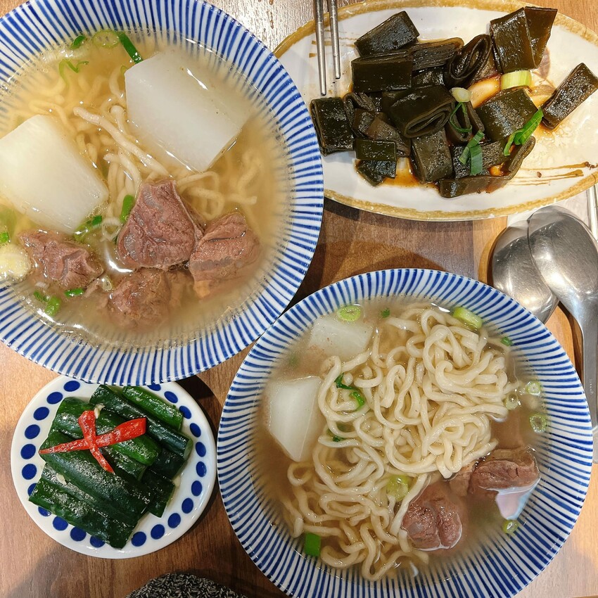 桃園中壢威尼斯文青牛肉店鋪 — 小巷子清燉牛肉麵，清爽順口的牛肉湯頭一喝就上癮