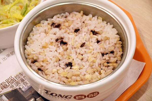 美術館餐廳推薦【真籠餐飲】真健康、蒸美食，絕對是你想不到的好吃美味！餐餐來吃都不鹹膩！打破你對健康餐