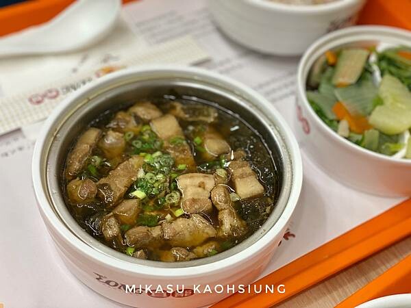 高雄鼓山區聚餐餐廳 真籠國際連鎖餐飲 蒸籠美食大亂鬥 港點 鹹湯 甜湯 蒸籠煲飯煲湯