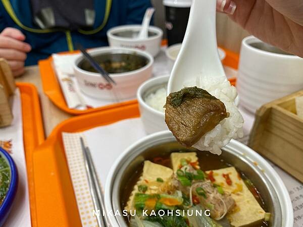 高雄鼓山區聚餐餐廳 真籠國際連鎖餐飲 蒸籠美食大亂鬥 港點 鹹湯 甜湯 蒸籠煲飯煲湯