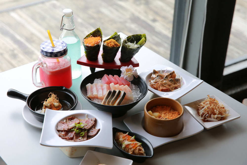 【台南吃到飽】平價日本料理吃到飽／無限量供應／東加和漢創作料理／東東餐飲事業集團 · 算命的說我很愛吃