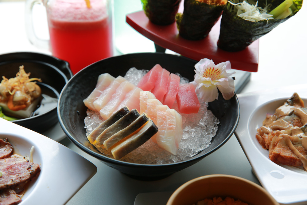 【台南吃到飽】平價日本料理吃到飽／無限量供應／東加和漢創作料理／東東餐飲事業集團 · 算命的說我很愛吃