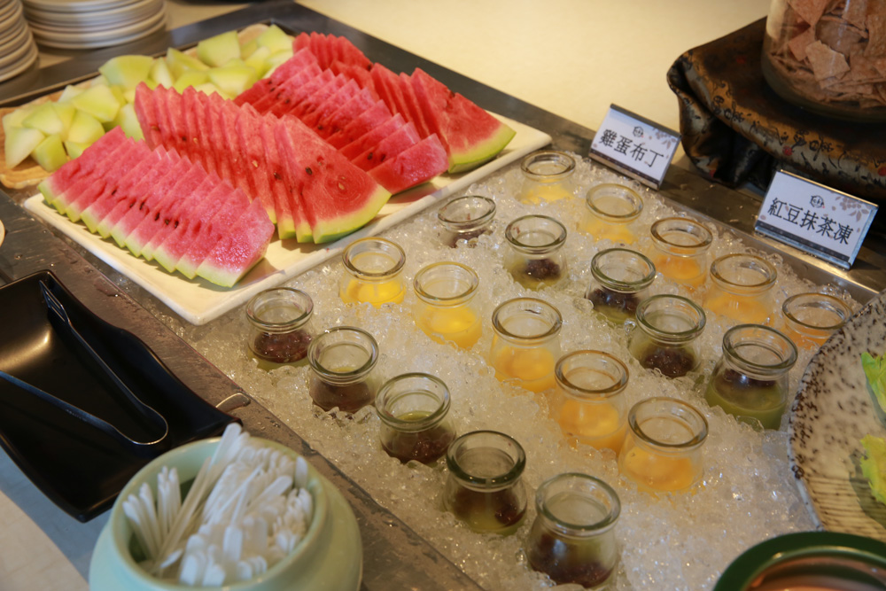 【台南吃到飽】平價日本料理吃到飽／無限量供應／東加和漢創作料理／東東餐飲事業集團 · 算命的說我很愛吃