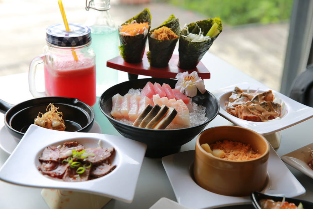 【台南吃到飽】平價日本料理吃到飽／無限量供應／東加和漢創作料理／東東餐飲事業集團 · 算命的說我很愛吃