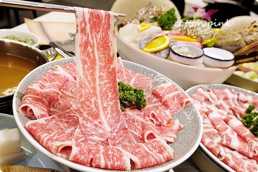 台中人氣火鍋～嗑肉石鍋最新二代店大升級！全台第一家！蔬菜、咖哩飯、霜淇淋吃到飽！ - 棉花糖的天空