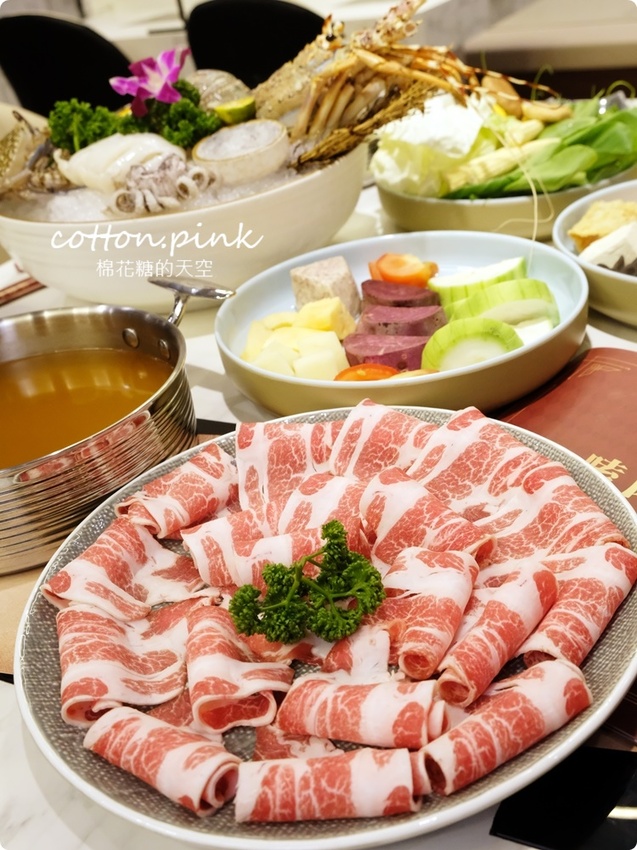 台中人氣火鍋～嗑肉石鍋最新二代店大升級！全台第一家！蔬菜、咖哩飯、霜淇淋吃到飽！ - 棉花糖的天空
