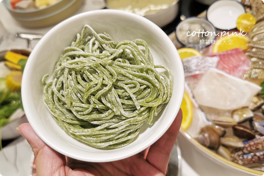 台中人氣火鍋～嗑肉石鍋最新二代店大升級！全台第一家！蔬菜、咖哩飯、霜淇淋吃到飽！ - 棉花糖的天空