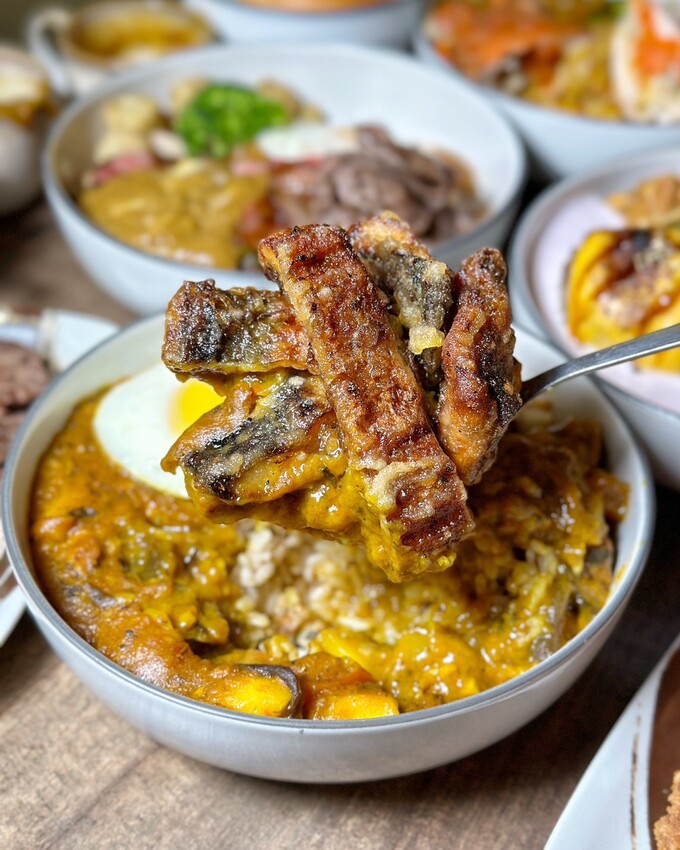 熟成咖哩飯推薦！「温咖哩Wen Curry」是我吃過配料最多、口味最具特色且最奢華的熟成咖哩飯！現在平日來用餐，還送你起司魚排+日式炸牛排，誠意滿滿！ - 阿華田的美食日記