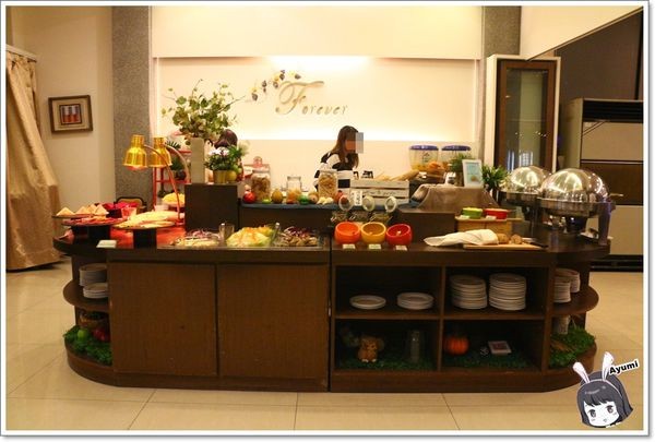 永恆天詩義式美食館：『愛評體驗券』永恆天詩義式美食咖啡館／專屬停車場／供應自助暢食沙拉吧／無限享受Häagen-Dazs冰淇淋／永恆天詩烘焙坊手作甜點