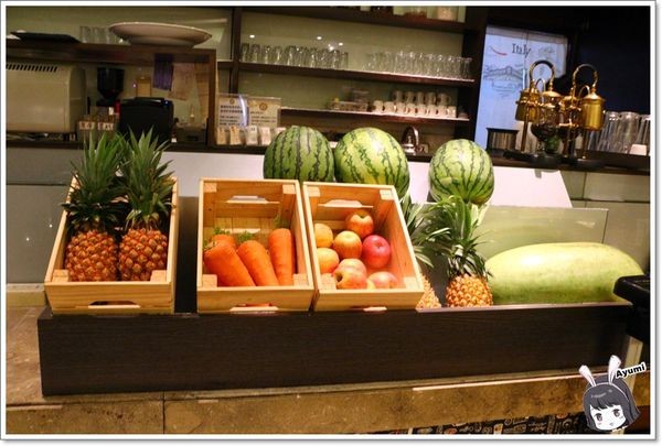 永恆天詩義式美食館：『愛評體驗券』永恆天詩義式美食咖啡館／專屬停車場／供應自助暢食沙拉吧／無限享受Häagen-Dazs冰淇淋／永恆天詩烘焙坊手作甜點