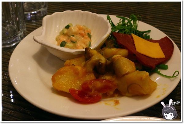 永恆天詩義式美食館：『愛評體驗券』永恆天詩義式美食咖啡館／專屬停車場／供應自助暢食沙拉吧／無限享受Häagen-Dazs冰淇淋／永恆天詩烘焙坊手作甜點