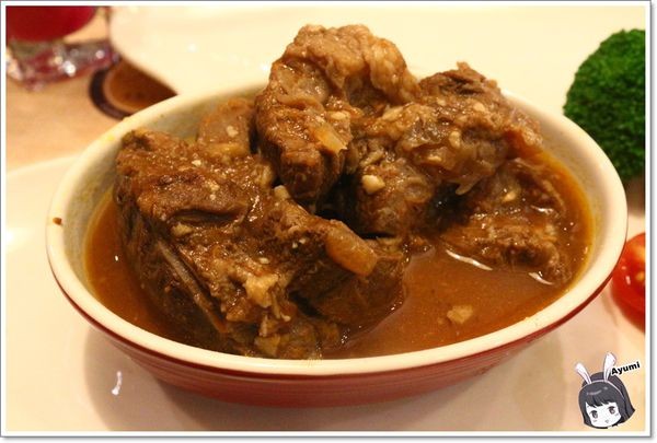 永恆天詩義式美食館：『愛評體驗券』永恆天詩義式美食咖啡館／專屬停車場／供應自助暢食沙拉吧／無限享受Häagen-Dazs冰淇淋／永恆天詩烘焙坊手作甜點