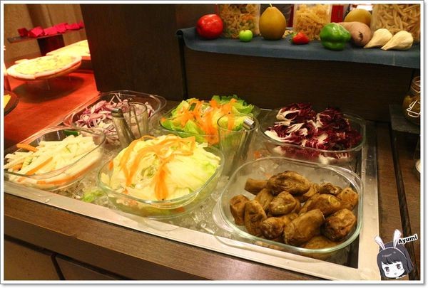 永恆天詩義式美食館：『愛評體驗券』永恆天詩義式美食咖啡館／專屬停車場／供應自助暢食沙拉吧／無限享受Häagen-Dazs冰淇淋／永恆天詩烘焙坊手作甜點