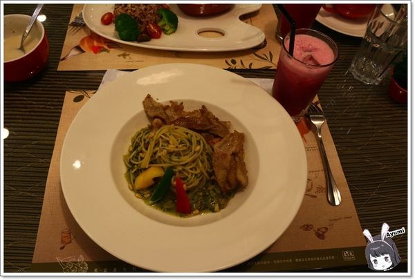 永恆天詩義式美食館：『愛評體驗券』永恆天詩義式美食咖啡館／專屬停車場／供應自助暢食沙拉吧／無限享受Häagen-Dazs冰淇淋／永恆天詩烘焙坊手作甜點