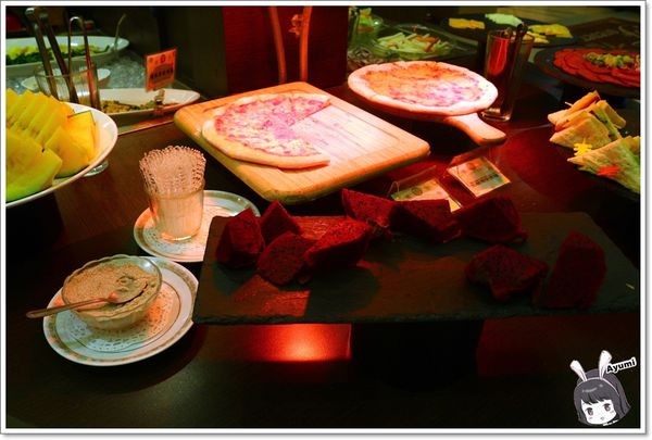 永恆天詩義式美食館：『愛評體驗券』永恆天詩義式美食咖啡館／專屬停車場／供應自助暢食沙拉吧／無限享受Häagen-Dazs冰淇淋／永恆天詩烘焙坊手作甜點