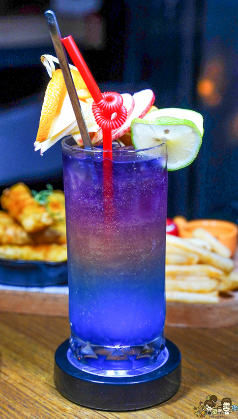 漫威迷最愛的秘境餐廳1317Bistro，豪邁金鋼狼大戰斧、夠味脆皮豬腳、鮮味漁夫打撈麵｜凹子底美食推薦 - 跟著尼力吃喝玩樂＆親子生活