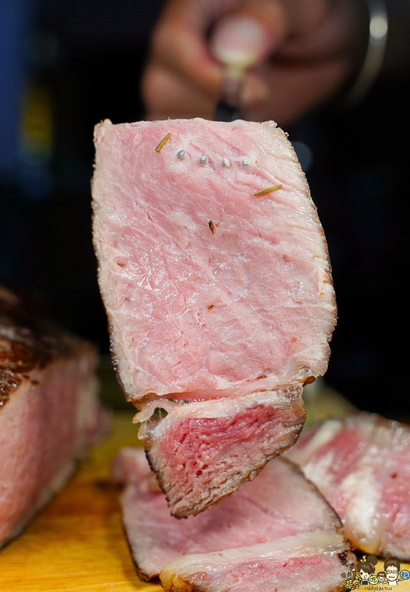 漫威迷最愛的秘境餐廳1317Bistro，豪邁金鋼狼大戰斧、夠味脆皮豬腳、鮮味漁夫打撈麵｜凹子底美食推薦 - 跟著尼力吃喝玩樂＆親子生活