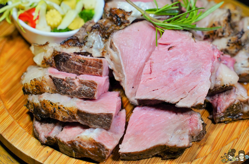 漫威迷最愛的秘境餐廳1317Bistro，豪邁金鋼狼大戰斧、夠味脆皮豬腳、鮮味漁夫打撈麵｜凹子底美食推薦 - 跟著尼力吃喝玩樂＆親子生活