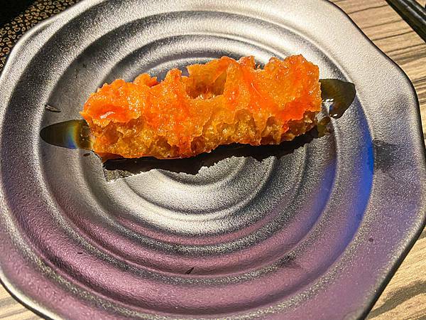 (台北劍南路站)狂野麻神麻辣火鍋吃到飽 大直美麗華美食推薦 肉質品質超讚!麻辣湯頭可以直接喝超順口 必吃果凍鴨血 牛排油雞等熟食