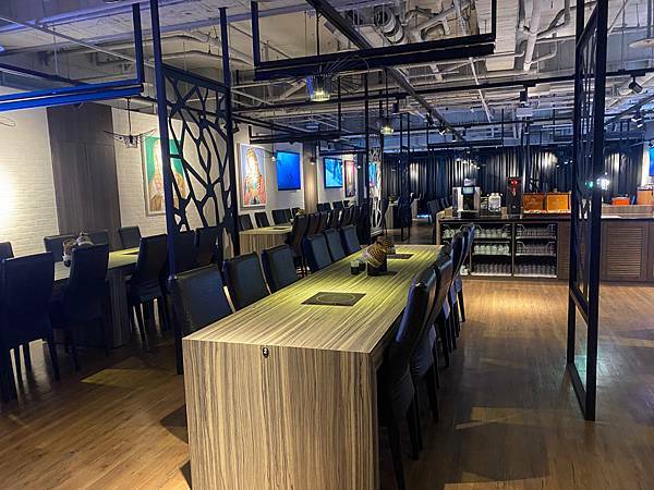 (台北劍南路站)狂野麻神麻辣火鍋吃到飽 大直美麗華美食推薦 肉質品質超讚!麻辣湯頭可以直接喝超順口 必吃果凍鴨血 牛排油雞等熟食