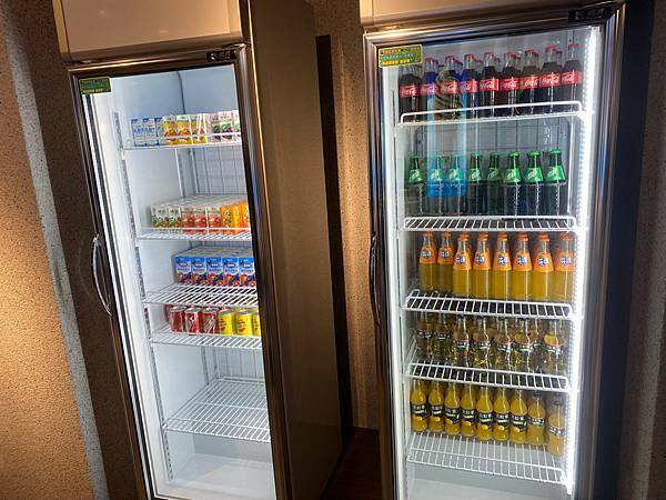 (台北劍南路站)狂野麻神麻辣火鍋吃到飽 大直美麗華美食推薦 肉質品質超讚!麻辣湯頭可以直接喝超順口 必吃果凍鴨血 牛排油雞等熟食