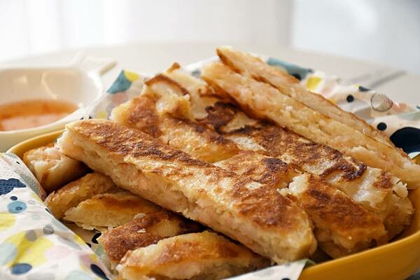 台北市大同區月亮蝦餅界的巨石強森~你吃過嗎?使用台灣蝦製作皮薄酥脆、內餡鮮甜彈牙的月亮蝦餅【良品開飯】給你三種不