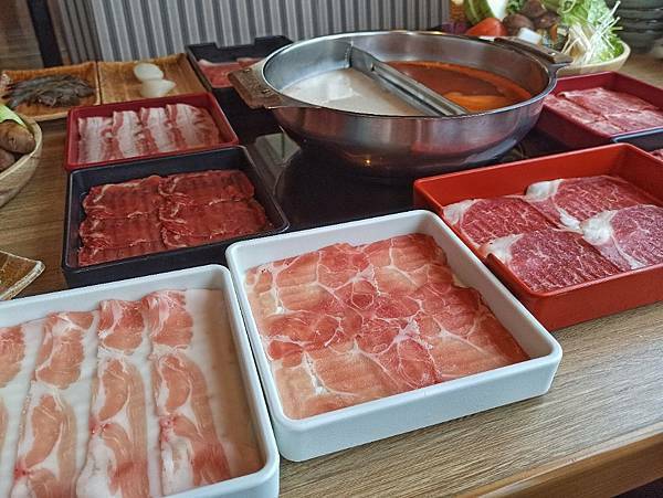 【台北信義】涮乃葉信義遠百店，信義A13，好吃咖哩飯，新鮮蔬菜吃到飽，壽司吃到飽