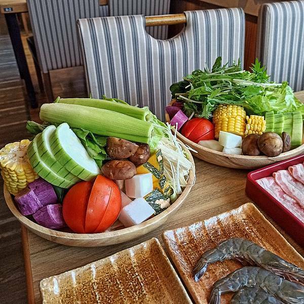 【台北信義】涮乃葉信義遠百店，信義A13，好吃咖哩飯，新鮮蔬菜吃到飽，壽司吃到飽