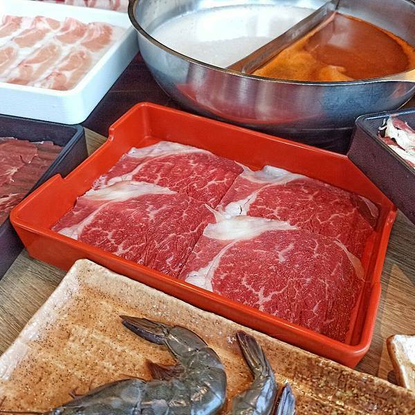 【台北信義】涮乃葉信義遠百店，信義A13，好吃咖哩飯，新鮮蔬菜吃到飽，壽司吃到飽