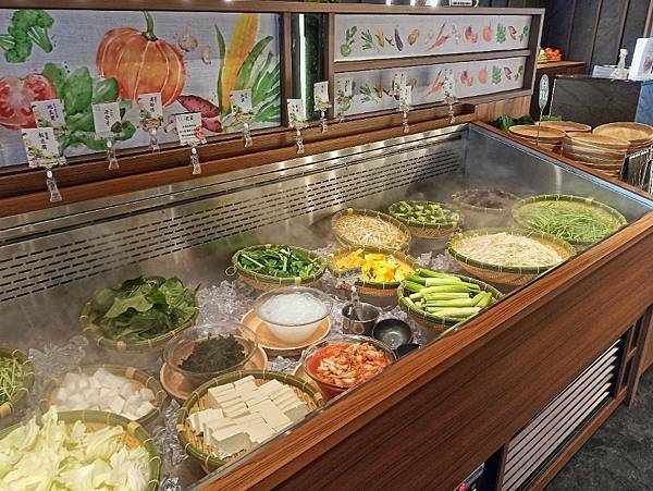 【台北信義】涮乃葉信義遠百店，信義A13，好吃咖哩飯，新鮮蔬菜吃到飽，壽司吃到飽