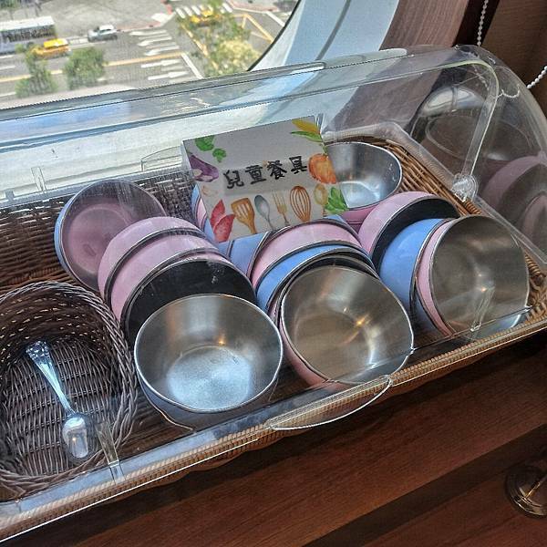 【台北信義】涮乃葉信義遠百店，信義A13，好吃咖哩飯，新鮮蔬菜吃到飽，壽司吃到飽