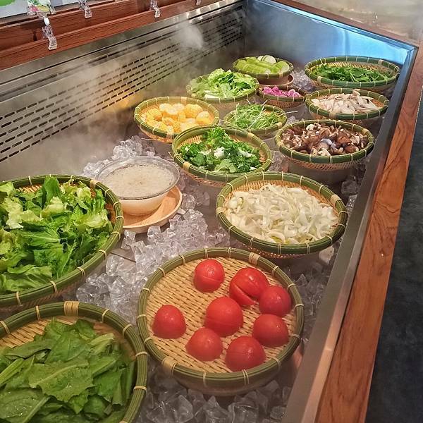 【台北信義】涮乃葉信義遠百店，信義A13，好吃咖哩飯，新鮮蔬菜吃到飽，壽司吃到飽