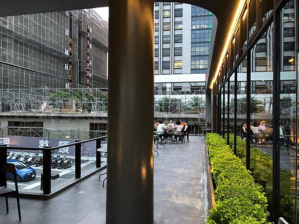 [ 新竹星巴克 ]星巴克新竹關埔門市/輪船S造型/星巴克得來速免下車/星巴克酒精飲品/新竹好市多附近星巴克