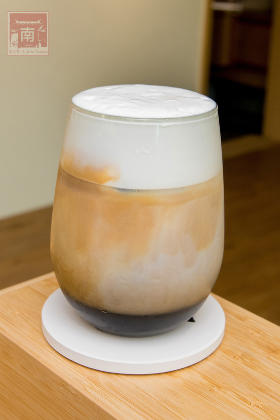 【臺南美食】斯卡羅聯名禮盒預購中|藤編技術融入到咖啡館中|外帶飲品免費升級|咖啡.肉桂捲必嘗|企業咖啡豆~穎可達咖啡 - 南人幫