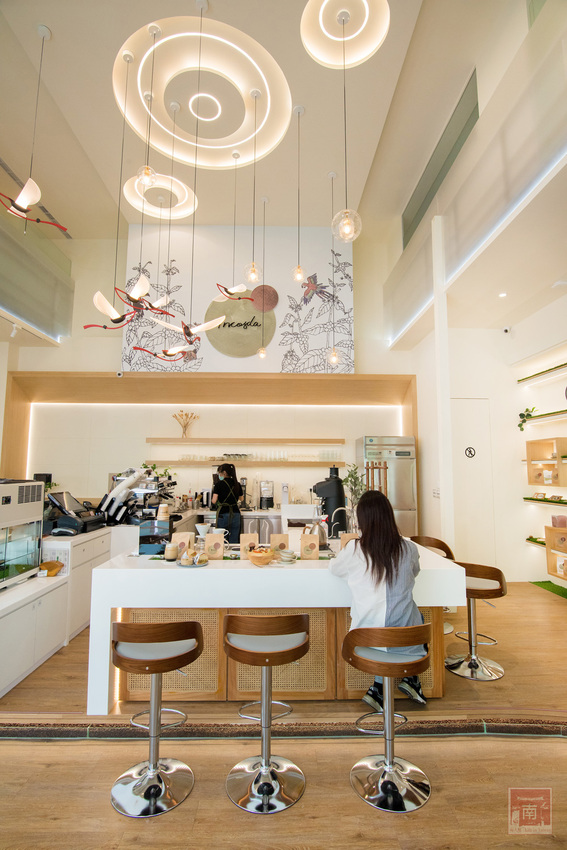 【臺南美食】斯卡羅聯名禮盒預購中|藤編技術融入到咖啡館中|外帶飲品免費升級|咖啡.肉桂捲必嘗|企業咖啡豆~穎可達咖啡 - 南人幫