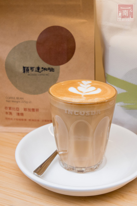 【臺南美食】斯卡羅聯名禮盒預購中|藤編技術融入到咖啡館中|外帶飲品免費升級|咖啡.肉桂捲必嘗|企業咖啡豆~穎可達咖啡 - 南人幫