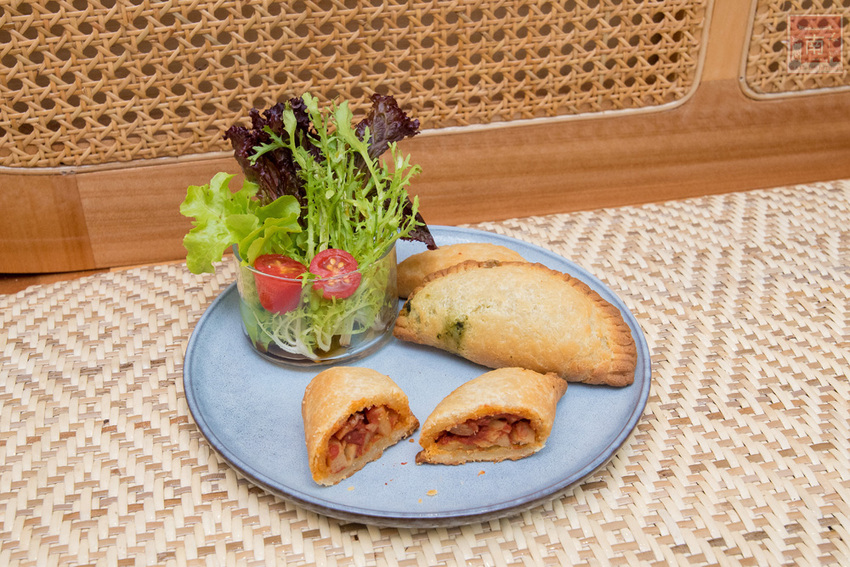 【臺南美食】斯卡羅聯名禮盒預購中|藤編技術融入到咖啡館中|外帶飲品免費升級|咖啡.肉桂捲必嘗|企業咖啡豆~穎可達咖啡 - 南人幫