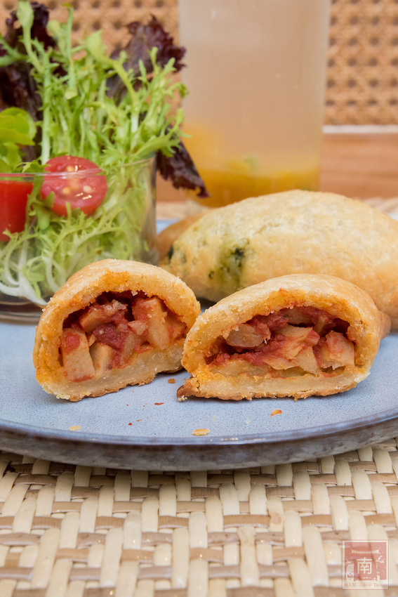 【臺南美食】斯卡羅聯名禮盒預購中|藤編技術融入到咖啡館中|外帶飲品免費升級|咖啡.肉桂捲必嘗|企業咖啡豆~穎可達咖啡 - 南人幫