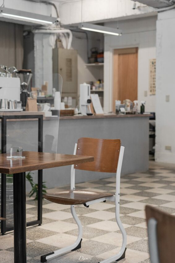 台北中山|嶼木早餐-老房裡的手工漢堡、印度烤餅,舒服吃上一份早午餐 - 大妹吃太飽