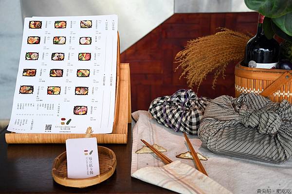 誰說健康餐盒一定無味，台南易立低卡餐16 種主餐，牛腱飯、烤魷魚天天吃