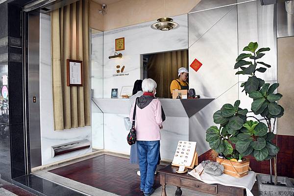 誰說健康餐盒一定無味，台南易立低卡餐16 種主餐，牛腱飯、烤魷魚天天吃