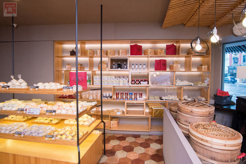 【臺南美食】中秋禮盒新花樣｜暢銷新品｜傳統糕點結合芬蘭valio極光奶油｜八寶肉包｜椪餅禮盒~~克林台包 - 南人幫